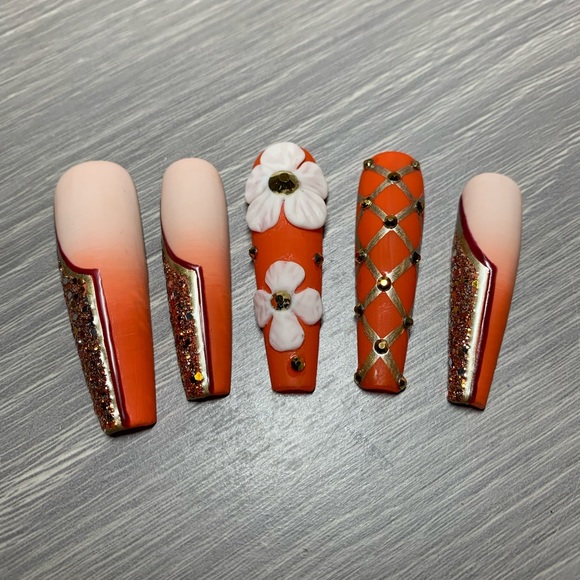 Handmade Luxury Press on Nails - Picture 5 of 9